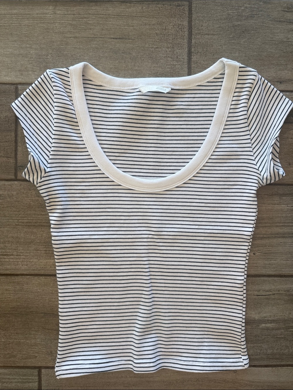 Zara White and Black Striped Scoop Neck Tee